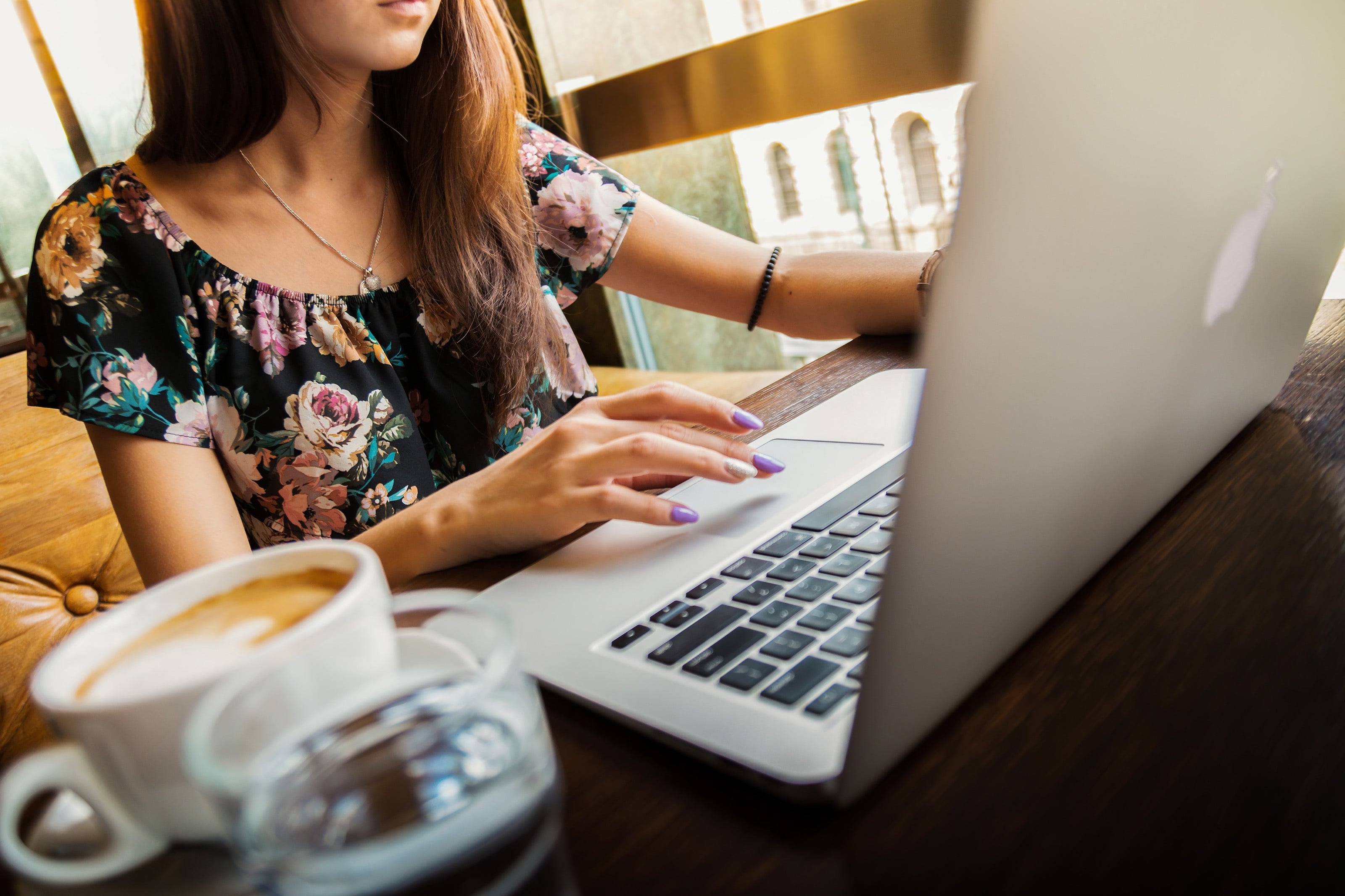 CV pour adjointe administrative au Québec : exemple, compétences et conseils
